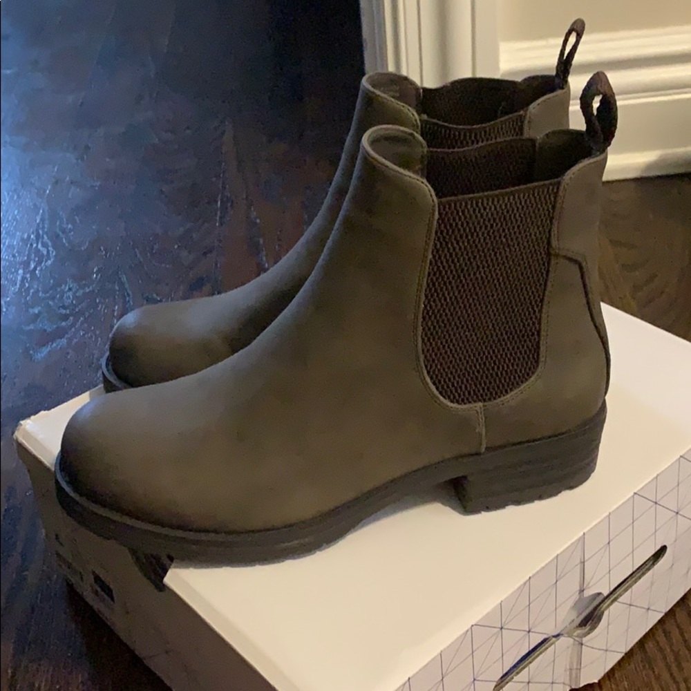 Rain boots